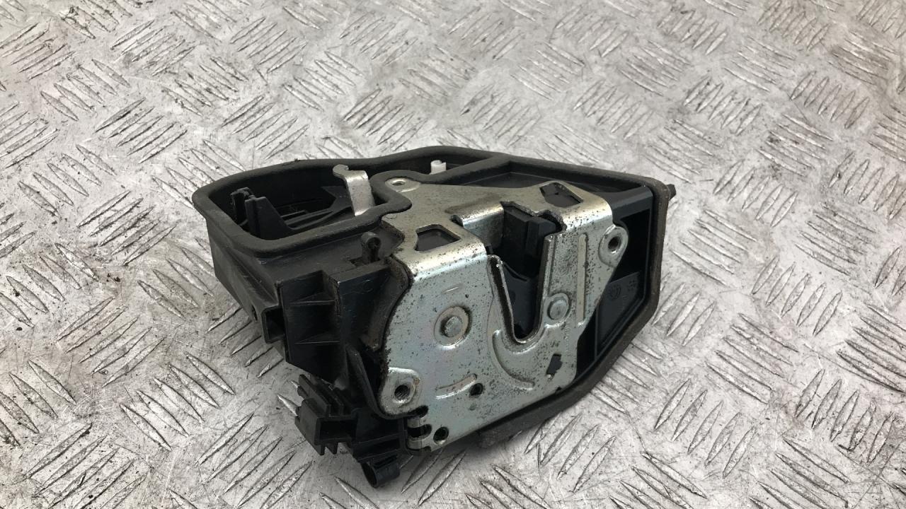 замок двери задней правой BMW 5 серия E60/E61 2007, 3.0 л., M57 D30 (306D3), дизель, АКПП, titansilber metallic (354), седан, задний привод, правый руль, 7167076 - фото №1