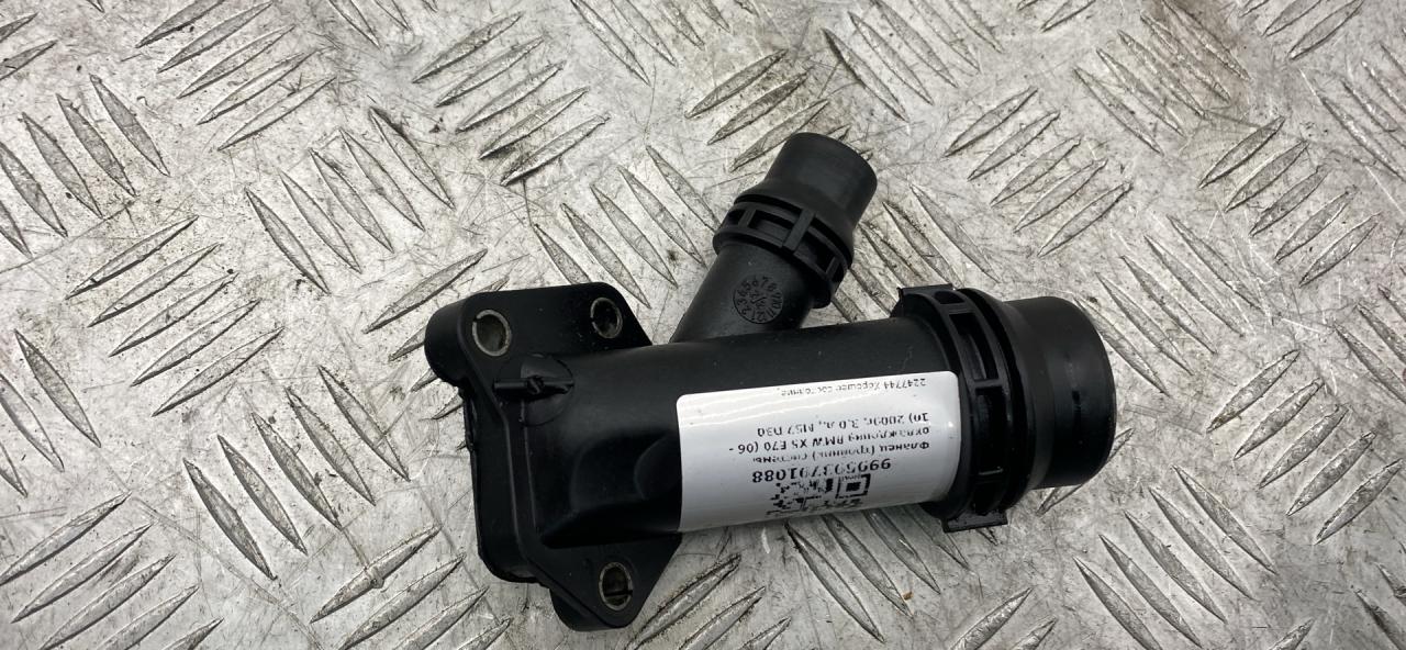фланец (тройник) системы охлаждения BMW X5 E70 2009, 3.0 л., M57 D30 (306D3), дизель, АКПП, spacegrau metallic (a52), внедорожник 5 дв., полный привод, правый руль, 2247744 - фото №1
