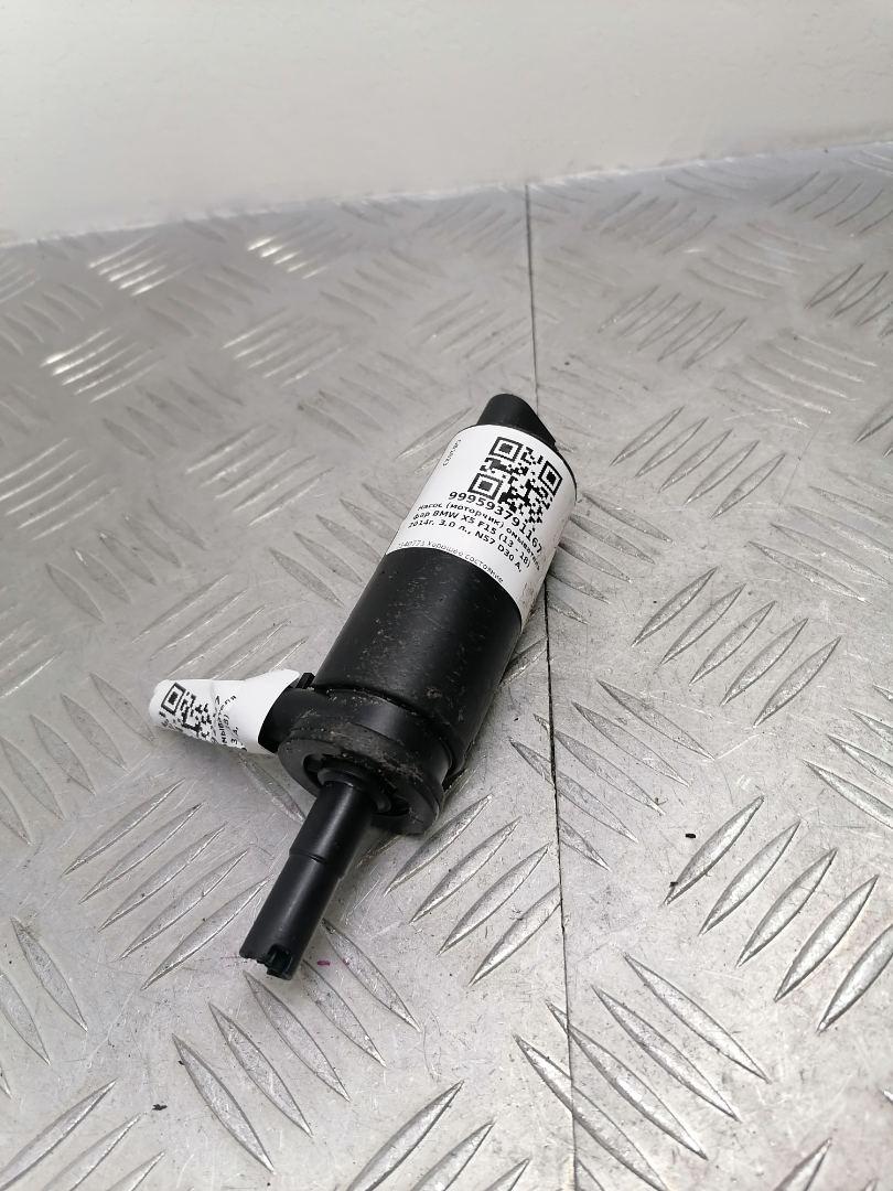 насос (моторчик) омывателя фар BMW X5 F15 2015, 3.0 л., N57 D30 A, дизель, АКПП, mineralweiß metallic (a96), внедорожник 5 дв., полный привод, правый руль, 67637340773, 7340773 - фото №1