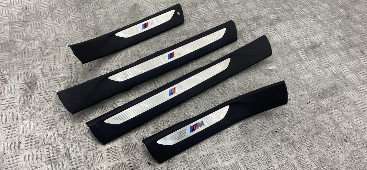 комплект накладок на пороги (внутренние) BMW X5 F15 2015, 3.0 л., N57 D30 A, дизель, АКПП, mineralweiß metallic (a96), внедорожник 5 дв., полный привод, правый руль, 7284557, 7284558, 7284579, 7284580, 51478055065, 51478055066 - фото №1