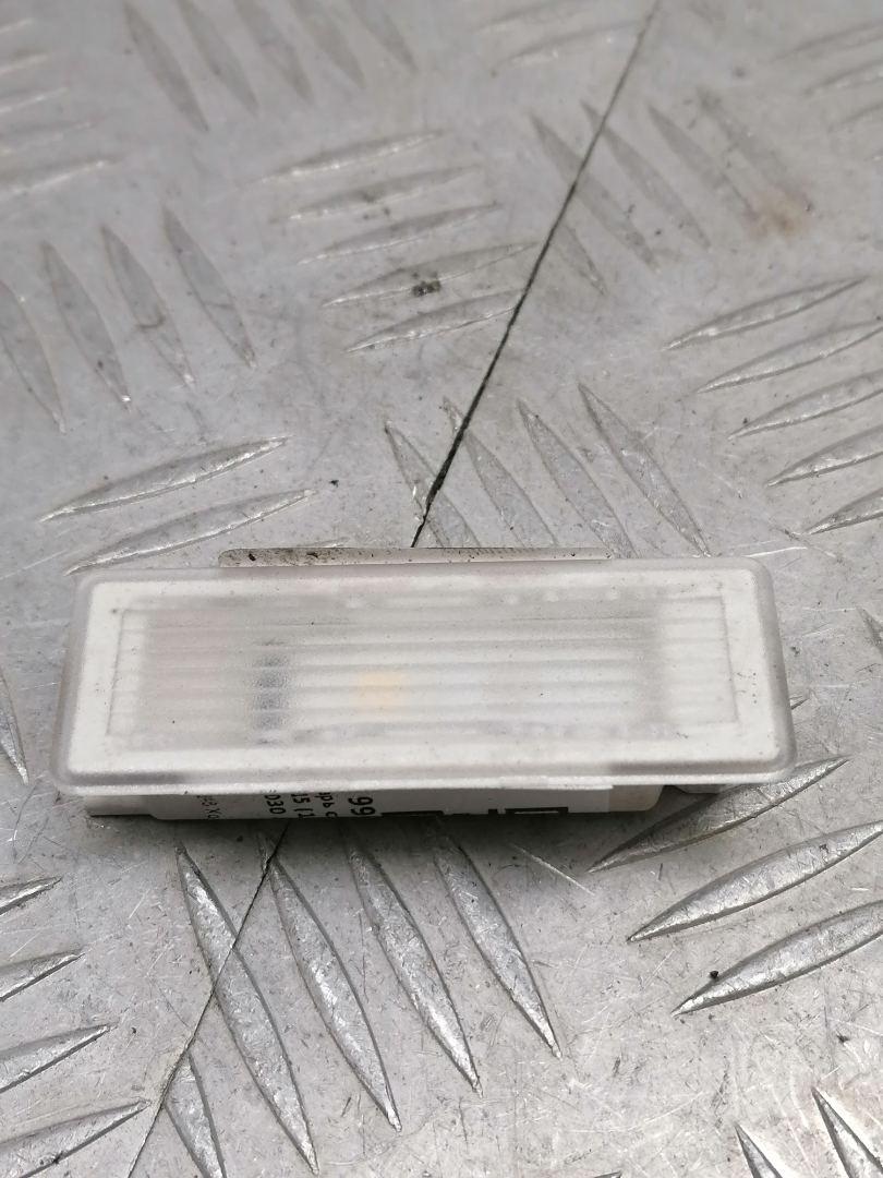 фонарь салона (плафон) BMW X5 F15 2015, 3.0 л., N57 D30 A, дизель, АКПП, mineralweiß metallic (a96), внедорожник 5 дв., полный привод, правый руль, 63319321848, 9321848 - фото №1