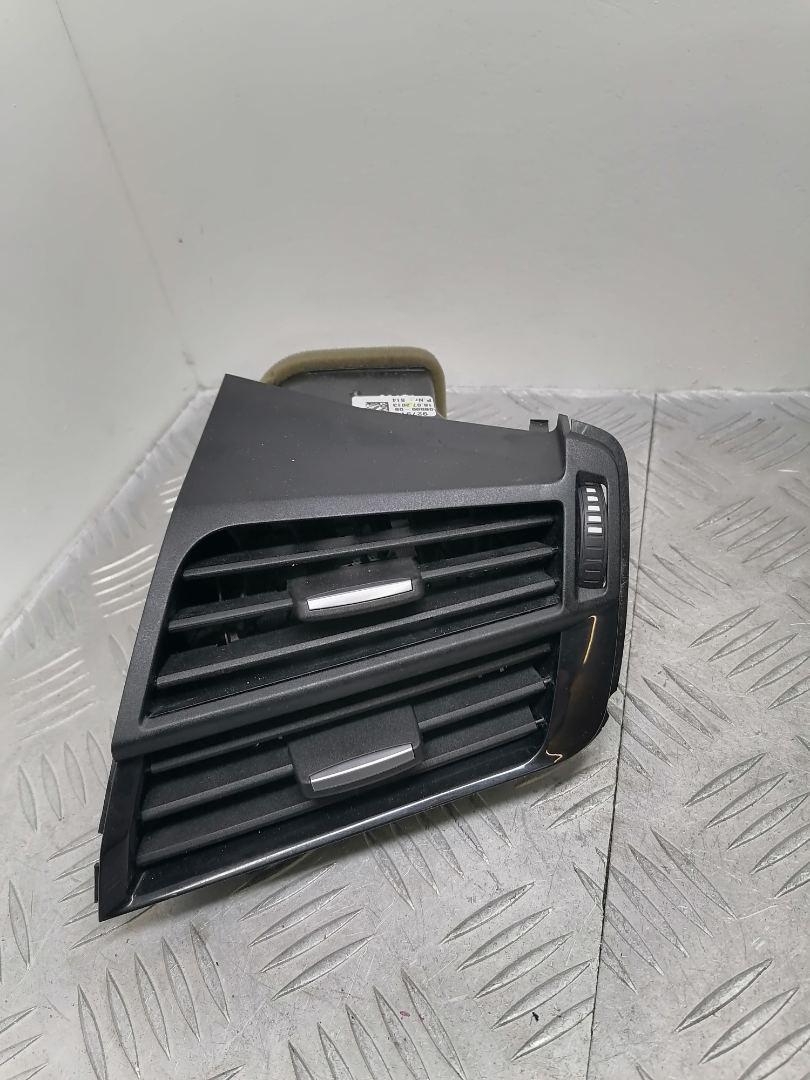 дефлектор обдува салона BMW X5 F15 2015, 3.0 л., N57 D30 A, дизель, АКПП, mineralweiß metallic (a96), внедорожник 5 дв., полный привод, правый руль, 64229279149, 9279149 - фото №1