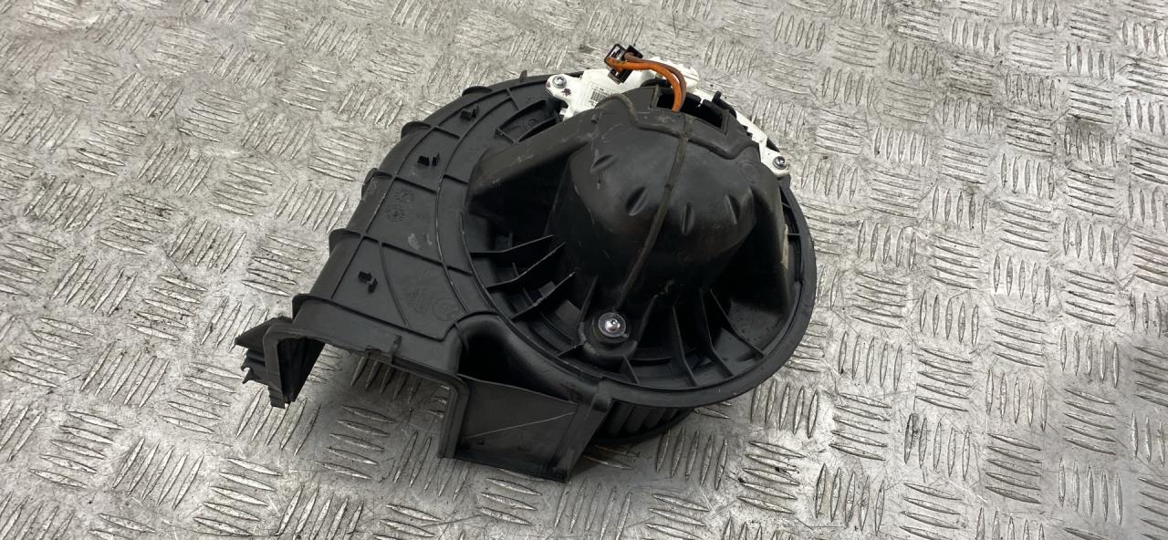 моторчик печки BMW X5 F15 2015, 3.0 л., N57 D30 A, дизель, АКПП, mineralweiß metallic (a96), внедорожник 5 дв., полный привод, правый руль, 64119291178 - фото №1