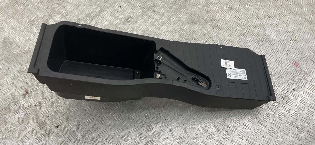 вещевое отделение в багажнике BMW X5 F15 2015, 3.0 л., N57 D30 A, дизель, АКПП, mineralweiß metallic (a96), внедорожник 5 дв., полный привод, правый руль, 51477284306, 7284306 - фото №1