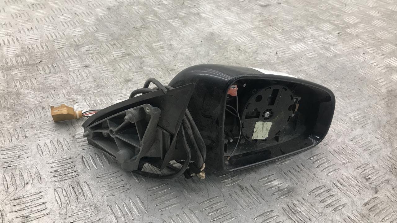 зеркало наружное правое Audi A4 B7 2006, 3.2 л., AUK, бензин, 6МКПП, черный, универсал, полный привод, 8E1858532AA - фото №1