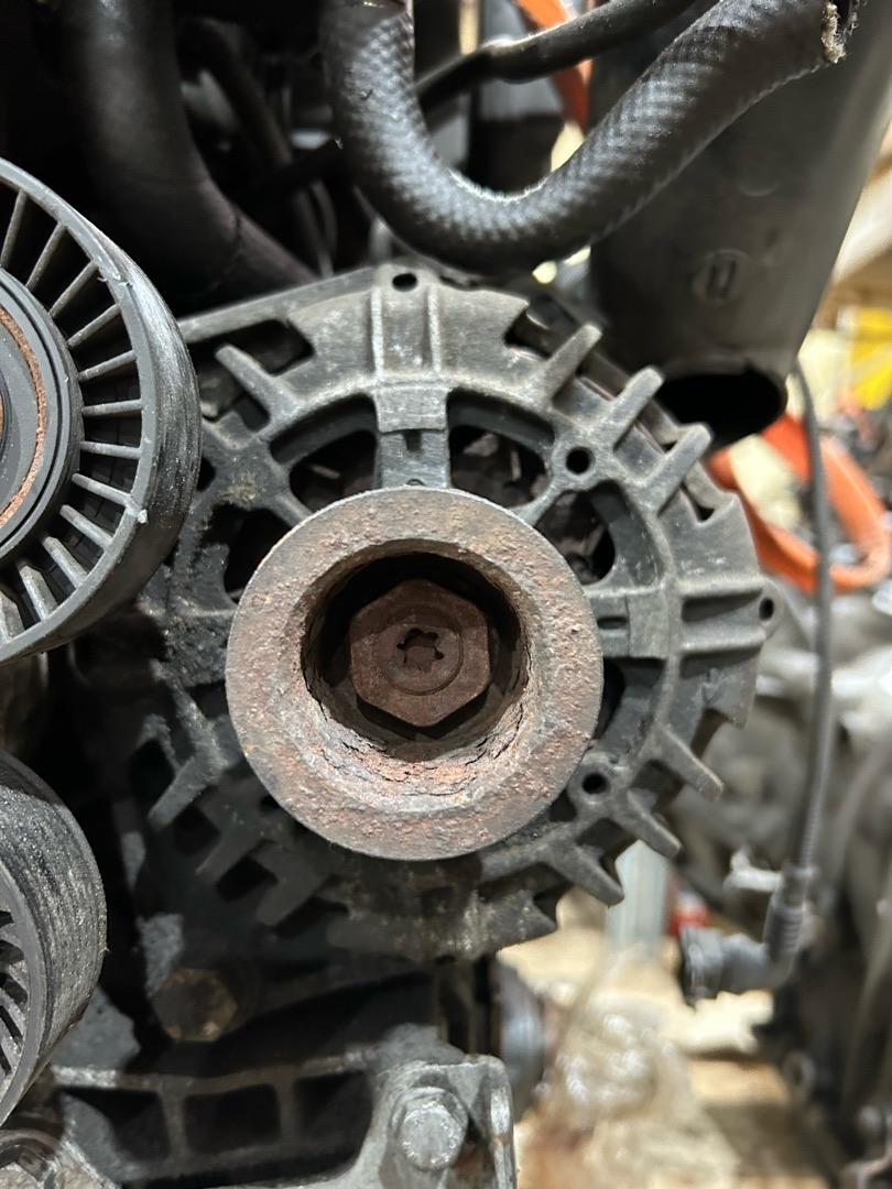 генератор BMW X5 E53 2003, 3.0 л., M54 B30 (306S3), бензин, 7823291, 12317823291 - фото №1