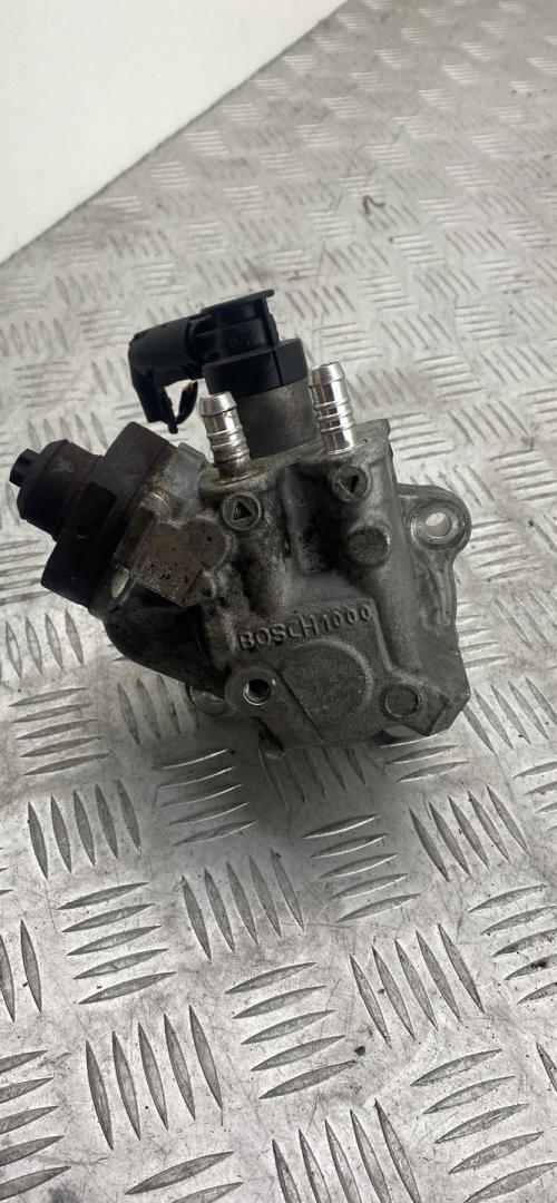 ТНВД BMW 3 серия F30/F31/F34 2014, 2.0 л., N47 D20 C, дизель, МКПП, седан, задний привод, правый руль, 7810696, 0445010517, 13518597819 - фото №1