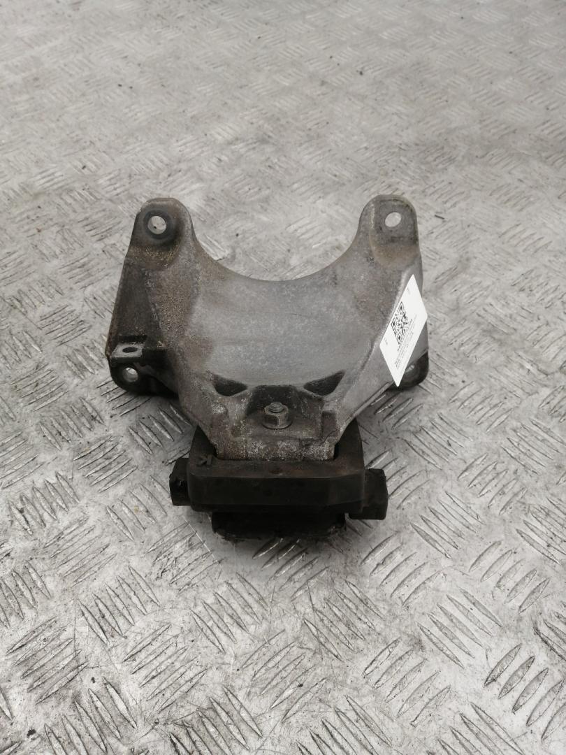 кронштейн КПП BMW 7 серия F01/F02 F01 2011, 3.0 л., N57 D30 A, дизель, АКПП, black sapphire metallic (475), седан, задний привод, правый руль, 6781229 - фото №1