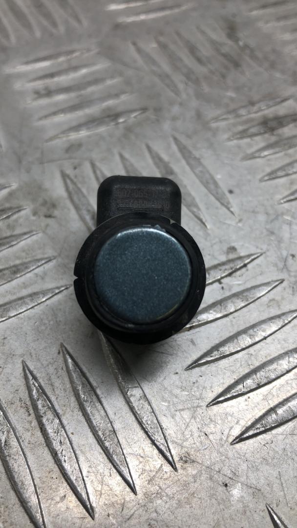 парктроник передний BMW 5 серия F07/F10/F11 2010, 3.0 л., N55 B30 A, бензин, хетчбэк 5 дв., 9173106 - фото №1