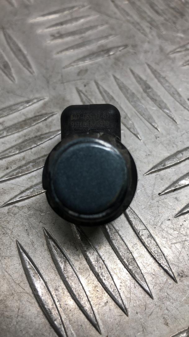 парктроник передний BMW 5 серия F07/F10/F11 2010, 3.0 л., N55 B30 A, бензин, хетчбэк 5 дв., 9173106 - фото №1