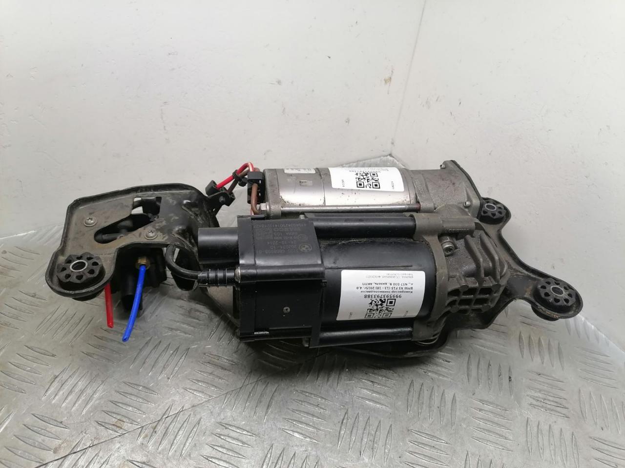 компрессор пневмоподвески BMW X5 F15 2015, 4.0 л., дизель, АКПП, black sapphire metallic (475), внедорожник 5 дв., полный привод, правый руль, 37206868998, 6868998, 443020023 - фото №1