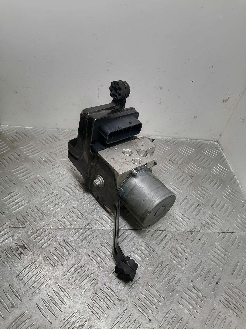 блок ABS BMW X5 F15 2015, 4.0 л., дизель, АКПП, black sapphire metallic (475), внедорожник 5 дв., полный привод, правый руль, 34516864798, 34526864801, 6864798, 6864801 - фото №1