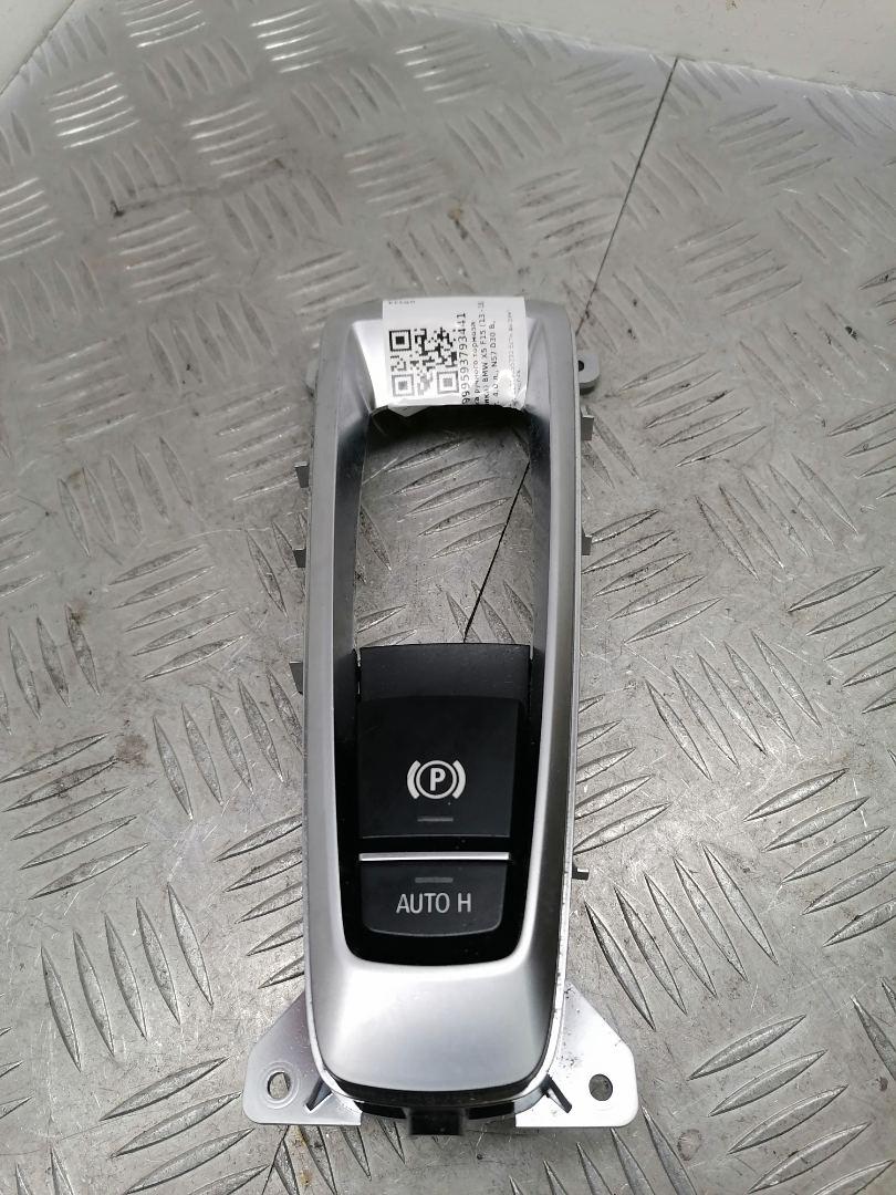 кнопка ручного тормоза (ручника) BMW X5 F15 2015, 4.0 л., дизель, АКПП, black sapphire metallic (475), внедорожник 5 дв., полный привод, правый руль, 61319355232, 9355232 - фото №1