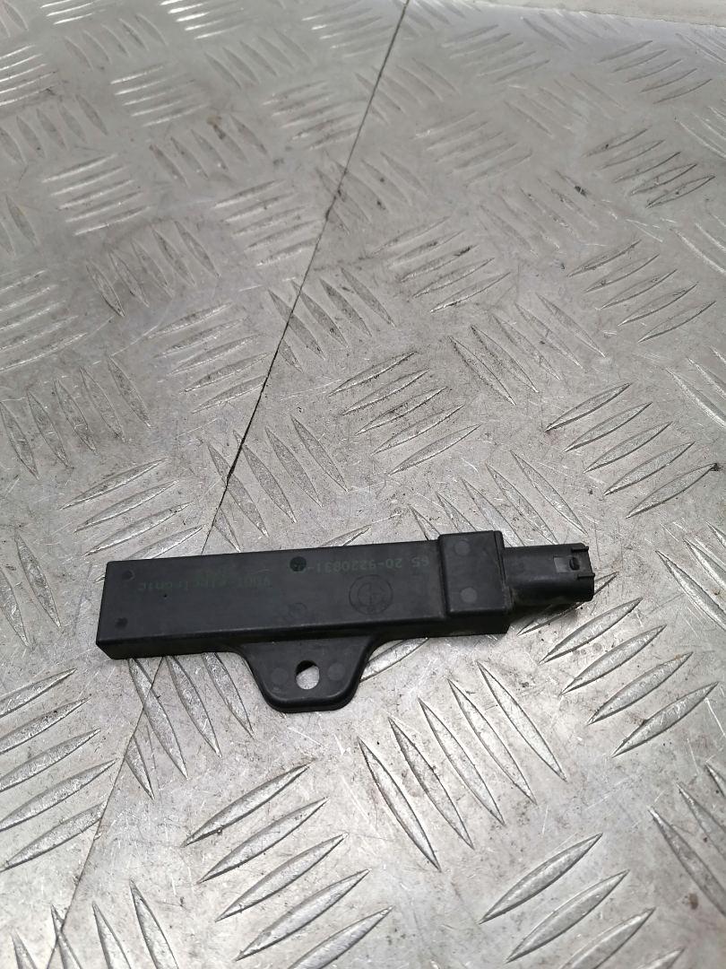 Антенна системы комфортного доступа BMW X5 F15 2015, 4.0 л., дизель, АКПП, black sapphire metallic (475), внедорожник 5 дв., полный привод, правый руль, 65209220831, 9220831 - фото №1