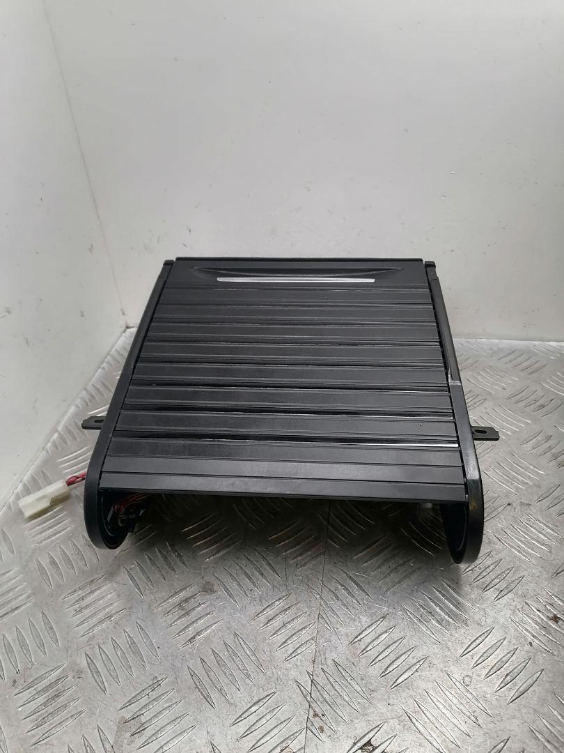 подстаканник BMW X5 F15 2015, 4.0 л., дизель, АКПП, black sapphire metallic (475), внедорожник 5 дв., полный привод, правый руль, 9315332, 51169315332, 9315333 - фото №1