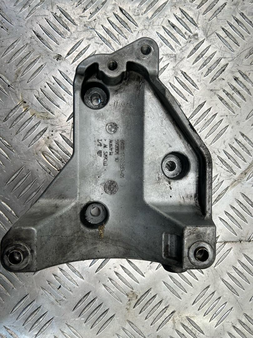 кронштейн компрессора кондиционера BMW X5 E70 2010, 3.0 л., M57 D30 (306D5), дизель, 64557799863, 7799863 - фото №1
