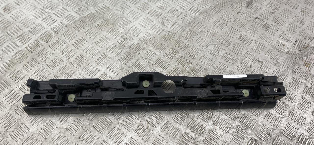 Кронштейн крепления порога BMW 5 серия G30/G31 G30 2019, 3.0 л., B58 B30 A, бензин, АКПП, bluestone metallic (c2y), седан, полный привод, правый руль, 51777387343 - фото №1