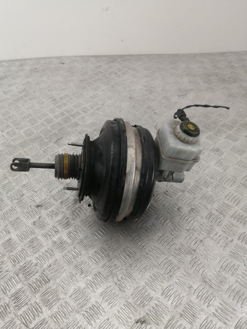 вакуумный усилитель тормозов BMW 5 серия F07/F10/F11 2012, 2.0 л., N47 D20 C, дизель, АКПП, alpinweiß iii (300), хетчбэк 5 дв., задний привод, правый руль, 34336786586, 34336790454, 296786685047 - фото №1