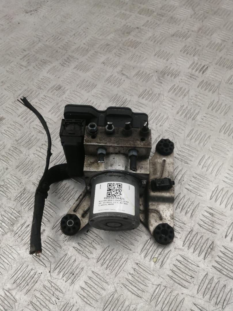 блок ABS BMW 5 серия F07/F10/F11 2012, 2.0 л., N47 D20 C, дизель, АКПП, alpinweiß iii (300), хетчбэк 5 дв., задний привод, правый руль, 34516853400-01 - фото №1