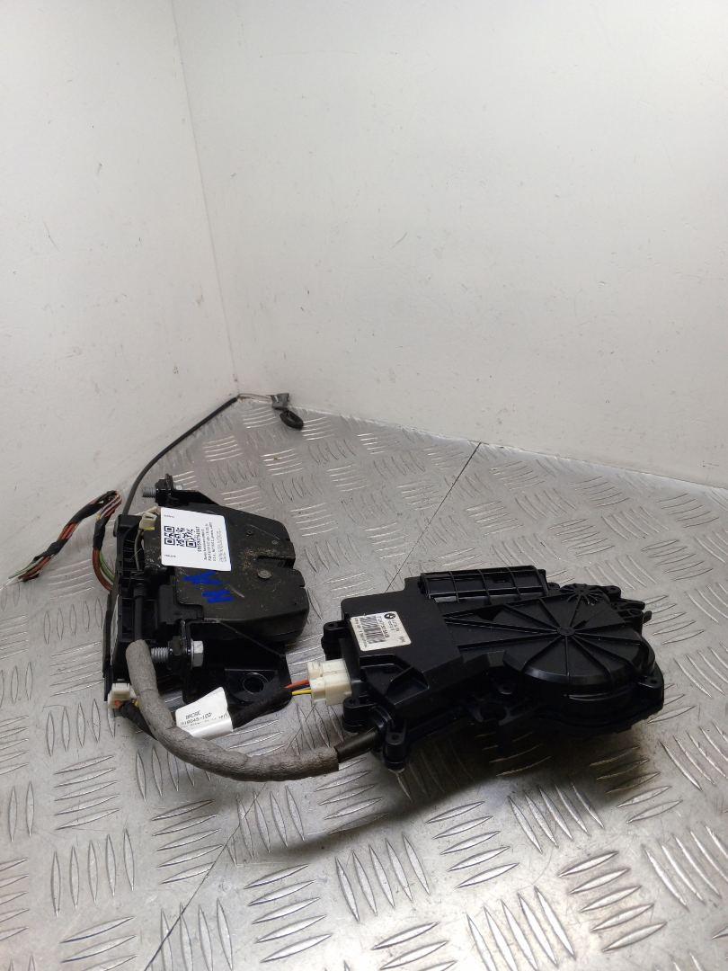 замок багажника BMW 5 серия F07/F10/F11 2012, 2.0 л., N47 D20 C, дизель, АКПП, alpinweiß iii (300), хетчбэк 5 дв., задний привод, правый руль, 51247155158, 51247269544, 7155158, 7269544 - фото №1