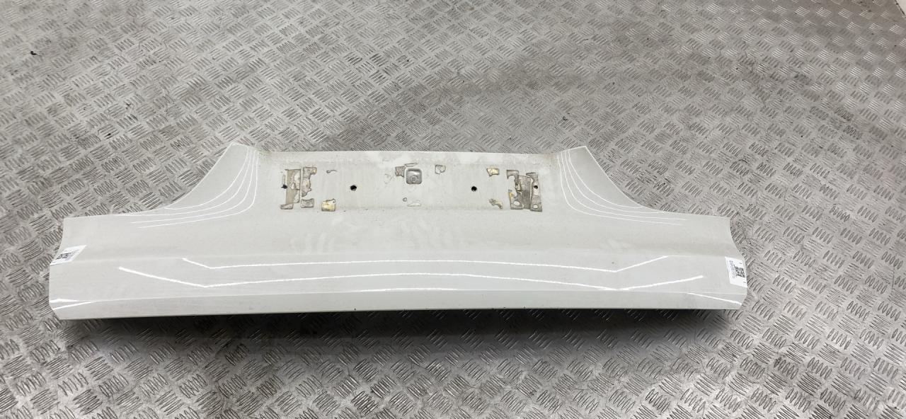 накладка двери (крышки) багажника BMW 5 серия F07/F10/F11 2012, 2.0 л., N47 D20 C, дизель, АКПП, alpinweiß iii (300), хетчбэк 5 дв., задний привод, правый руль, 51497207357, 7204271 - фото №1