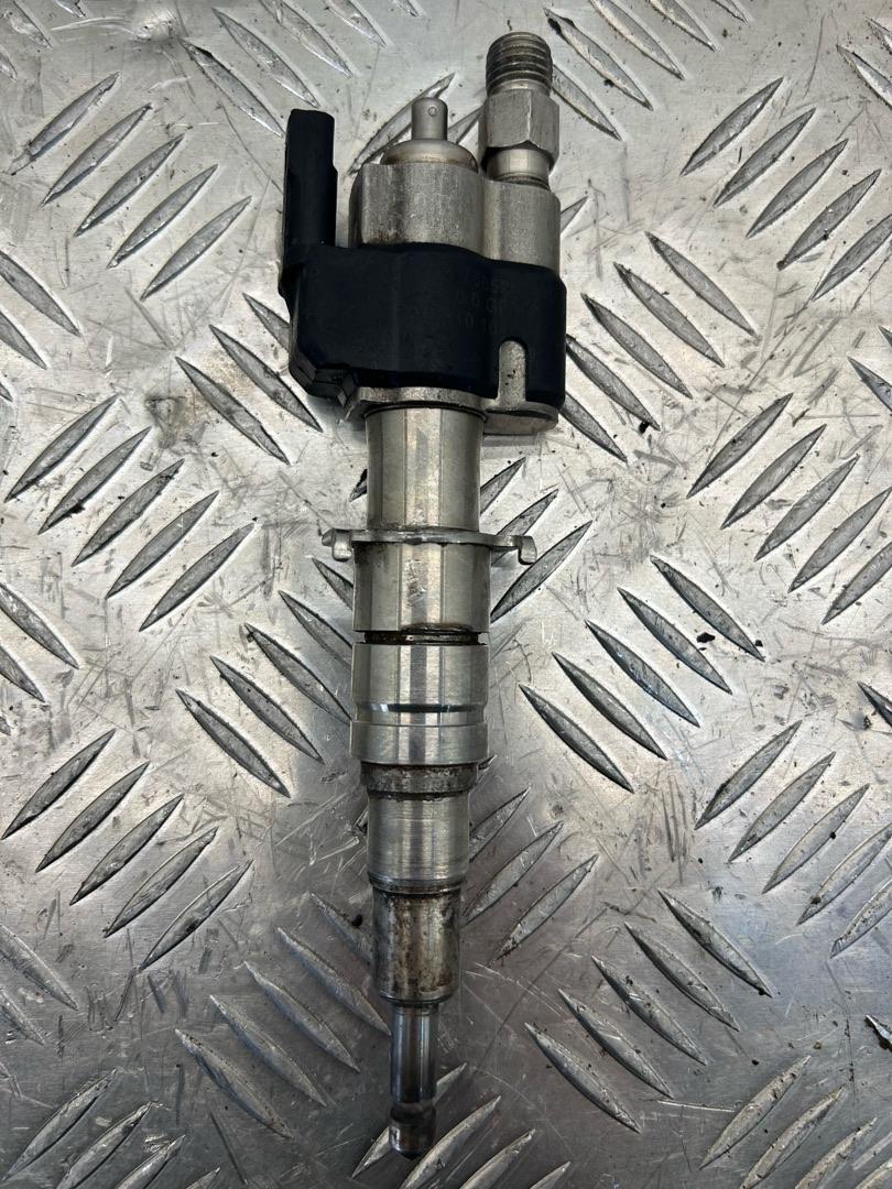 форсунка BMW 7 серия F01/F02 F01 2010, 3.0 л., N54 B30 A, бензин, 13537585261, 7585261, 135375855261-09 - фото №1