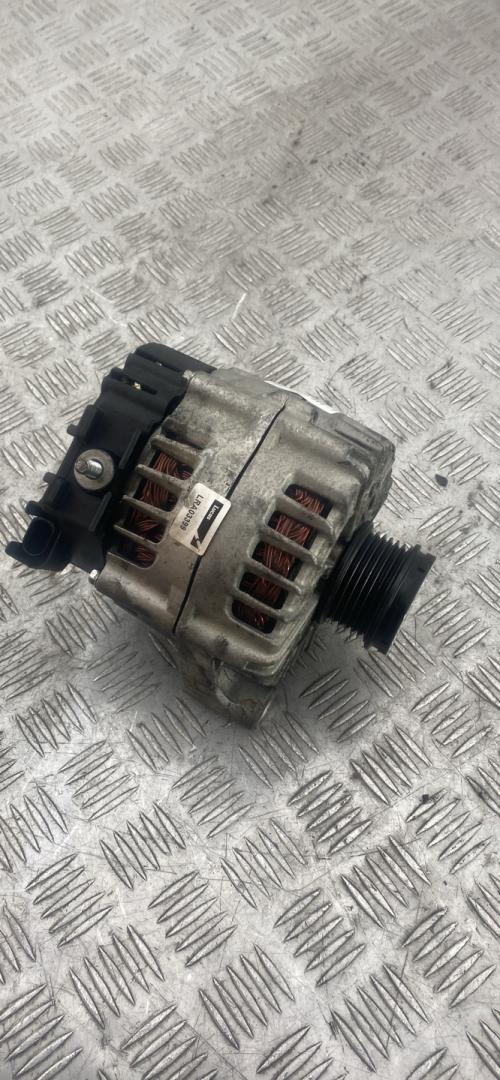 генератор BMW 5 серия F07/F10/F11 2012, 2.0 л., N47 D20 C, дизель, АКПП, alpinweiß iii (300), хетчбэк 5 дв., задний привод, правый руль - фото №1