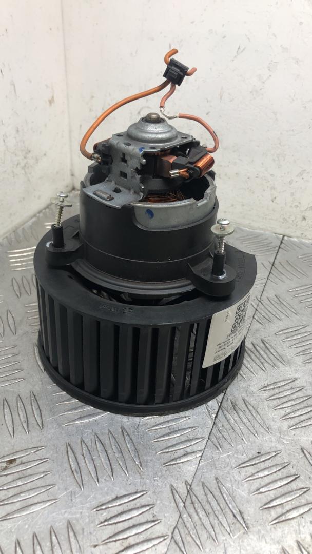 моторчик печки BMW X5 F15 2017, 4.0 л., дизель, АКПП, black sapphire metallic (475), внедорожник 5 дв., полный привод, 64119276112, 9276112, 64119291177, 9291177 - фото №1