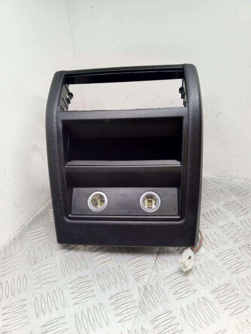 прикуриватель BMW X5 F15 2017, 4.0 л., дизель, АКПП, black sapphire metallic (475), внедорожник 5 дв., полный привод, 51169252009, 9252009, 51169252007, 51169252011, 51169281446 - фото №1