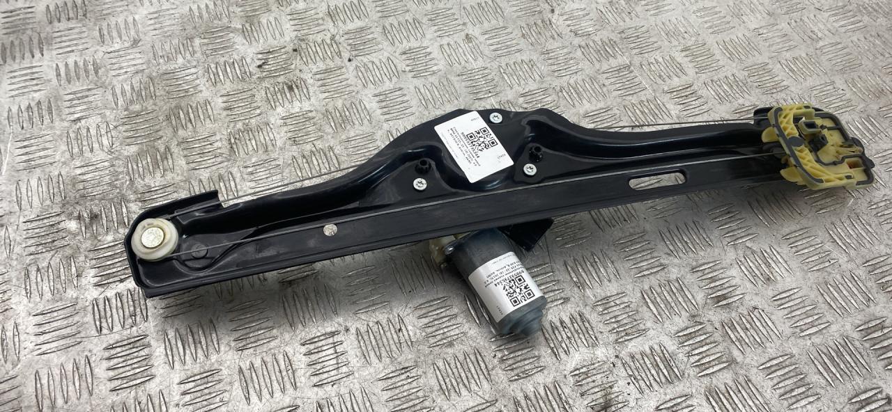 стеклоподъемник задний левый BMW X5 F15 2017, 4.0 л., дизель, АКПП, black sapphire metallic (475), внедорожник 5 дв., полный привод, 7322747 - фото №1