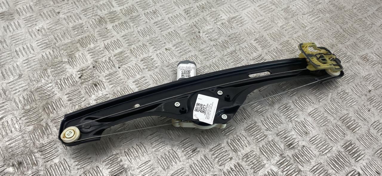 стеклоподъемник задний правый BMW X5 F15 2017, 4.0 л., дизель, АКПП, black sapphire metallic (475), внедорожник 5 дв., полный привод, 67627322748 - фото №1