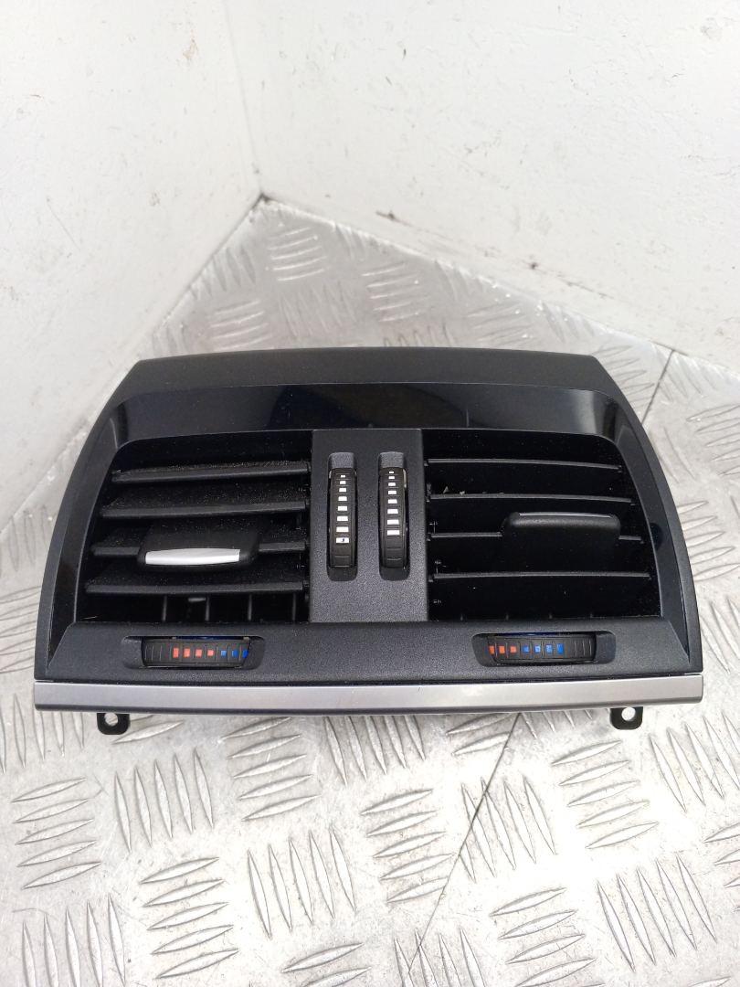 дефлектор обдува салона BMW X5 F15 2017, 4.0 л., дизель, АКПП, black sapphire metallic (475), внедорожник 5 дв., полный привод, 64229252012, 9252012, 64229252013, 9252013 - фото №1