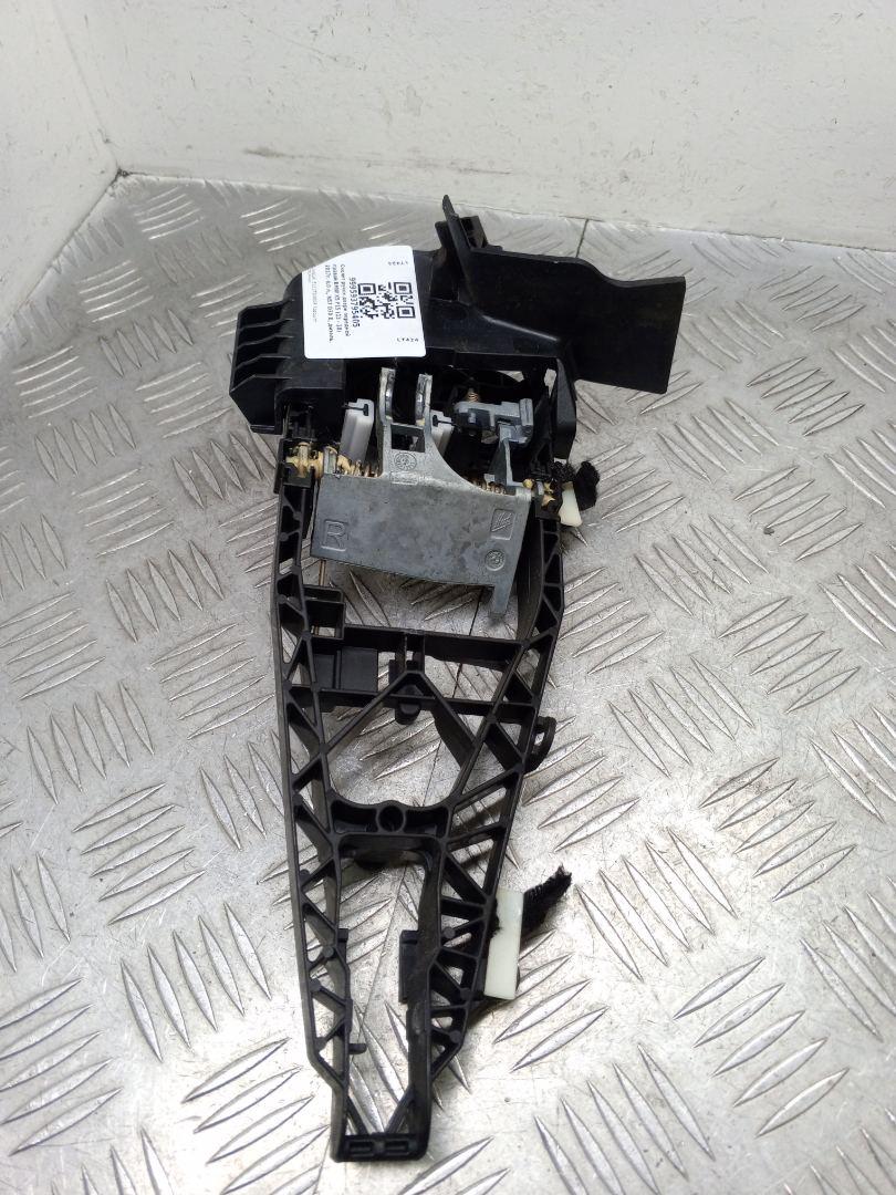 скелет ручки двери передней правой BMW X5 F15 2017, 4.0 л., дизель, АКПП, black sapphire metallic (475), внедорожник 5 дв., полный привод, 7304804, 51217304804 - фото №1