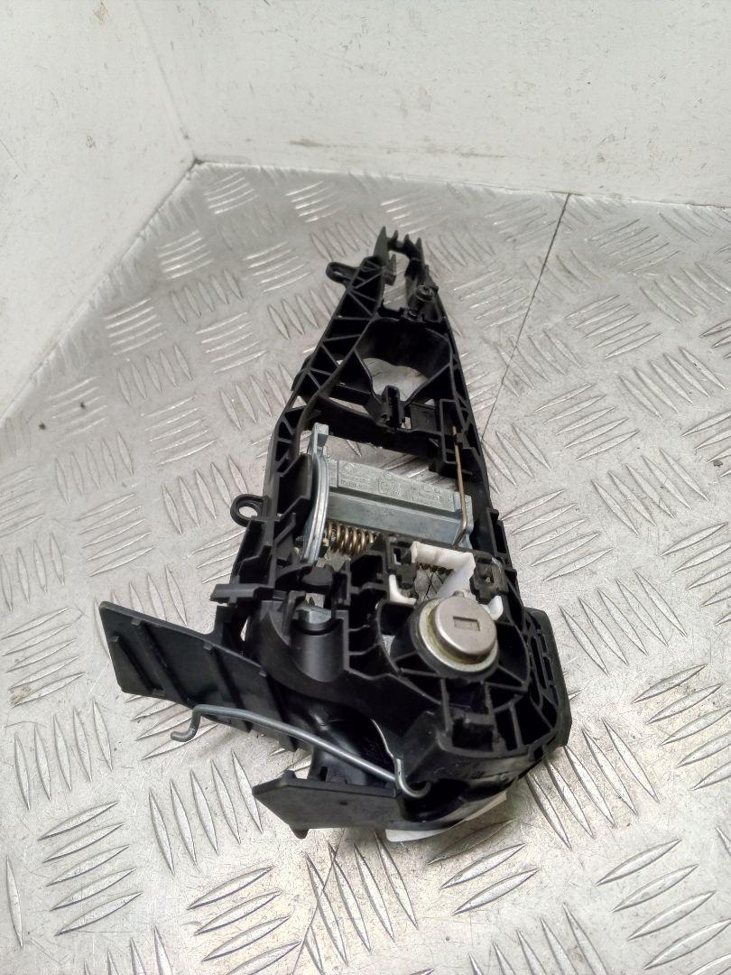 скелет ручки двери передней левой BMW X5 F15 2017, 4.0 л., дизель, АКПП, black sapphire metallic (475), внедорожник 5 дв., полный привод, 51217304803, 7304803 - фото №1