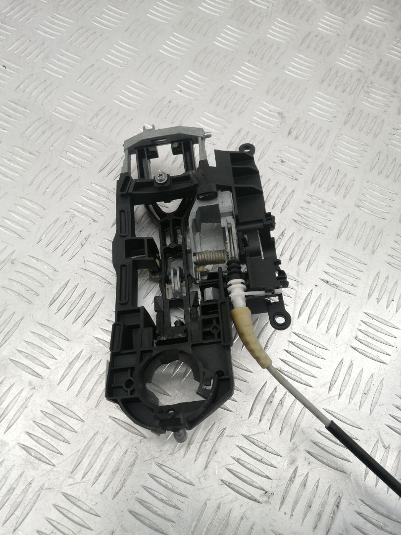 скелет ручки двери задней правой BMW 7 серия F01/F02 F01 2011, 3.0 л., N57 D30 A, дизель, АКПП, black sapphire metallic (475), седан, задний привод, правый руль - фото №1