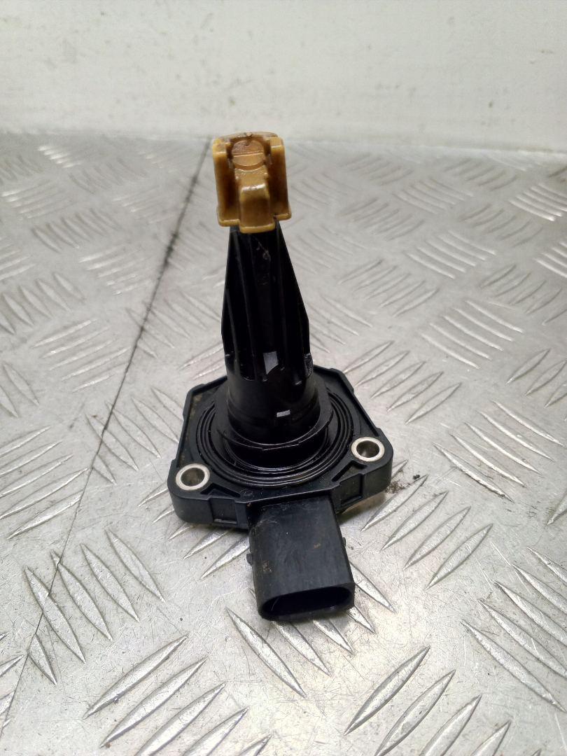 датчик уровня масла BMW 3 серия F30/F31/F34 2012, 2.0 л., N20 B20 A, бензин, 7598860, 12617598860 - фото №1