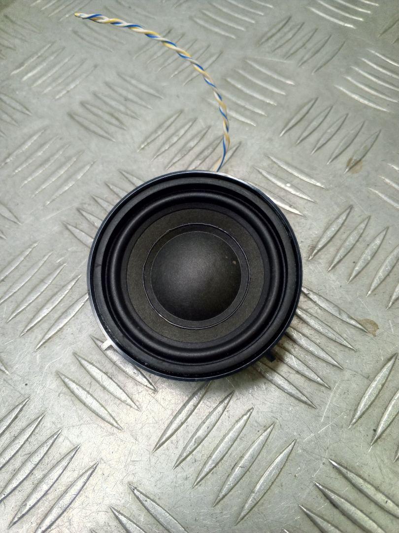 динамик BMW 5 серия F07/F10/F11 2012, 2.0 л., N47 D20 C, дизель, АКПП, alpinweiß iii (300), хетчбэк 5 дв., задний привод, правый руль, 9151127, 65139151127 - фото №1