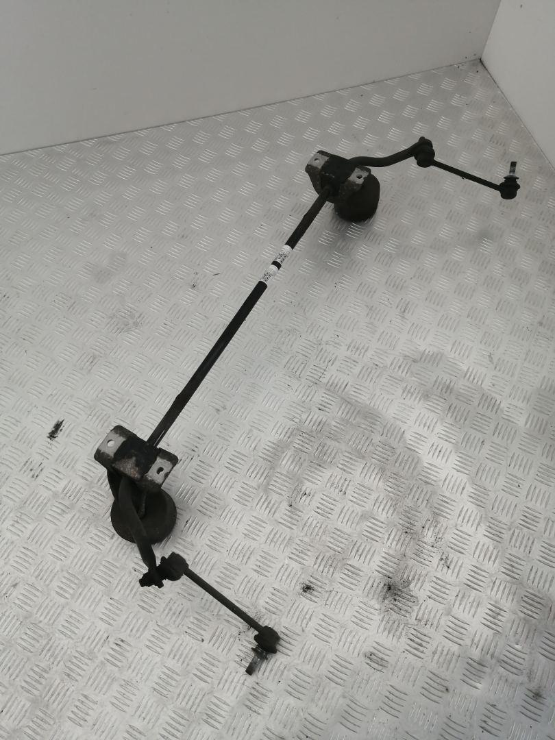 стабилизатор подвески задний BMW 5 серия F07/F10/F11 2012, 2.0 л., N47 D20 C, дизель, АКПП, alpinweiß iii (300), хетчбэк 5 дв., задний привод, правый руль - фото №1