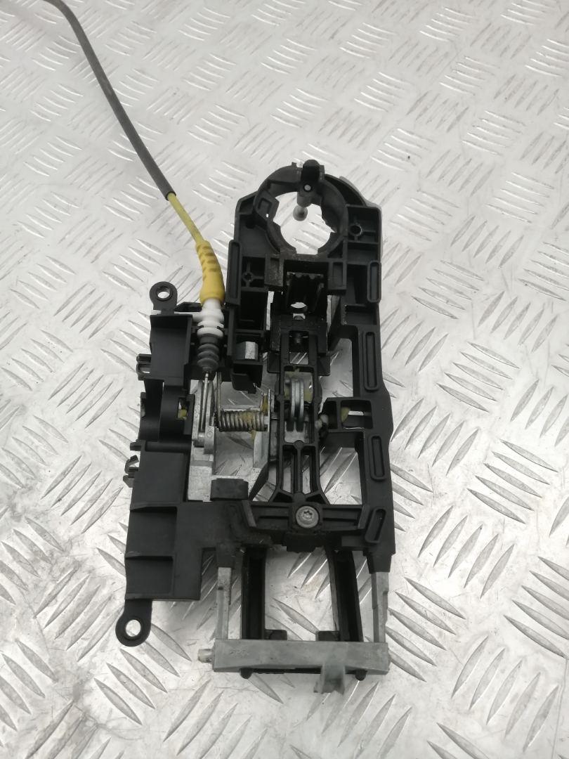 скелет ручки двери задней правой BMW 5 серия F07/F10/F11 2012, 2.0 л., N47 D20 C, дизель, АКПП, alpinweiß iii (300), хетчбэк 5 дв., задний привод, правый руль, 7573214 - фото №1