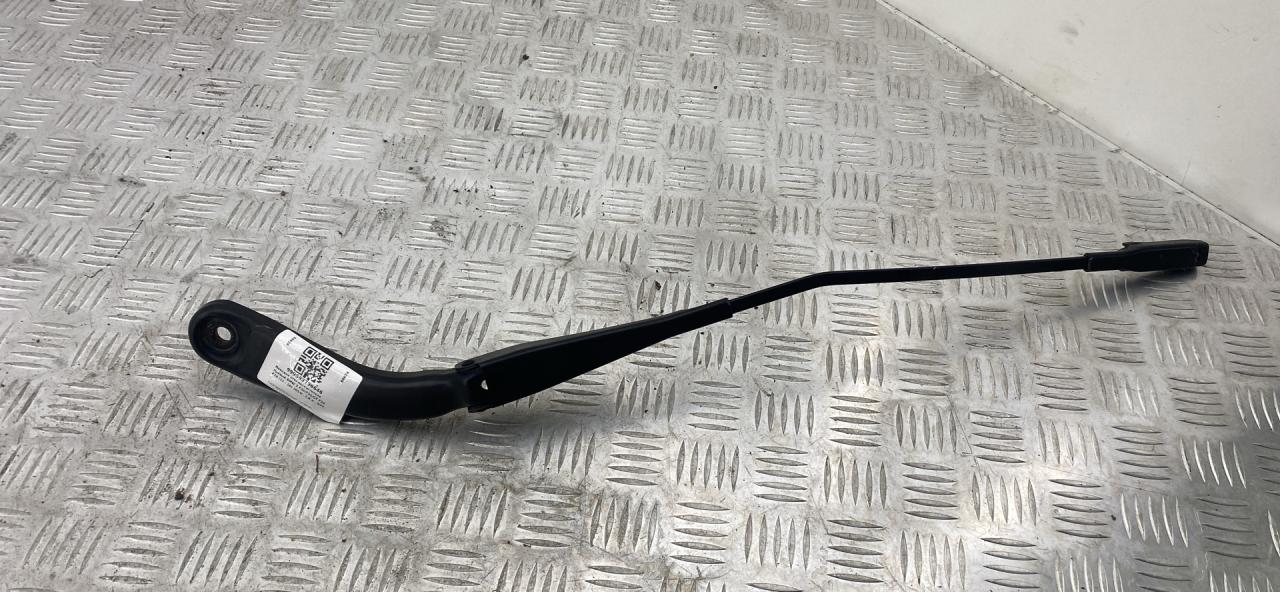 щеткодержатель (поводок стеклоочистителя, дворник) BMW 3 серия F30/F31/F34 F30 2014, 2.0 л., N20 B20 B, бензин, АКПП, синий, седан, полный привод, 61617260474 - фото №1