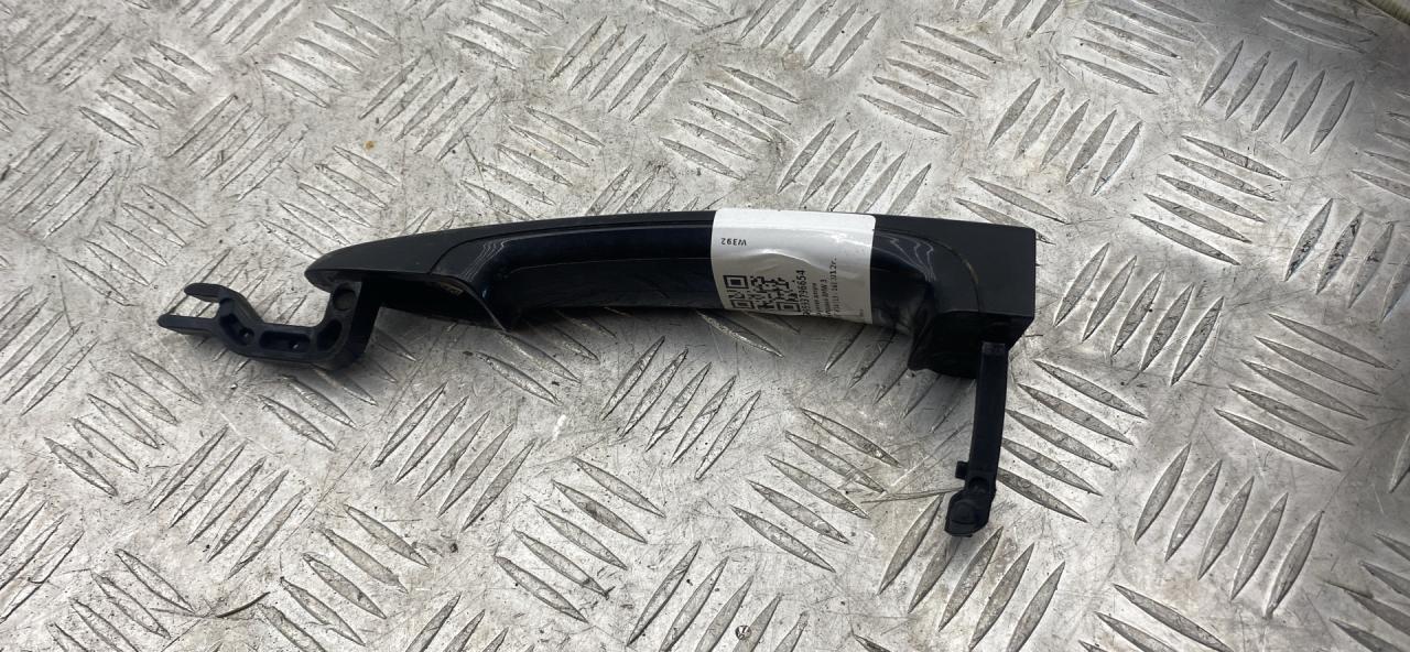 ручка наружная BMW 3 серия F30/F31/F34 2013, 2.0 л., N47 D20 C, дизель, МКПП, black sapphire metallic (475), седан, задний привод, правый руль - фото №1