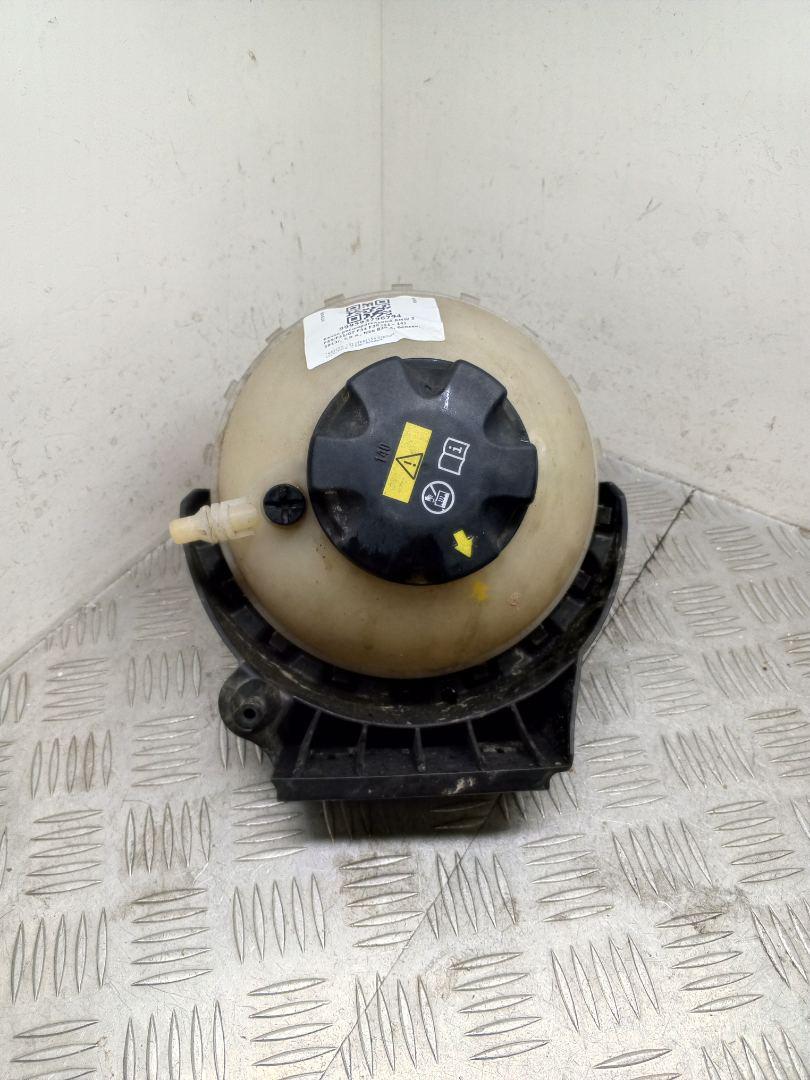 бачок расширительный BMW 3 серия F30/F31/F34 F30 2014, 2.0 л., N20 B20 B, бензин, АКПП, синий, седан, полный привод, 7642159, 17137642159 - фото №1