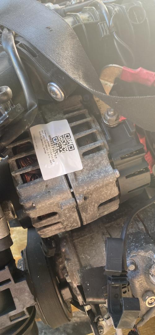 генератор BMW 5 серия F07/F10/F11 2011, 2.0 л., N47 D20 C, дизель, АКПП - фото №1