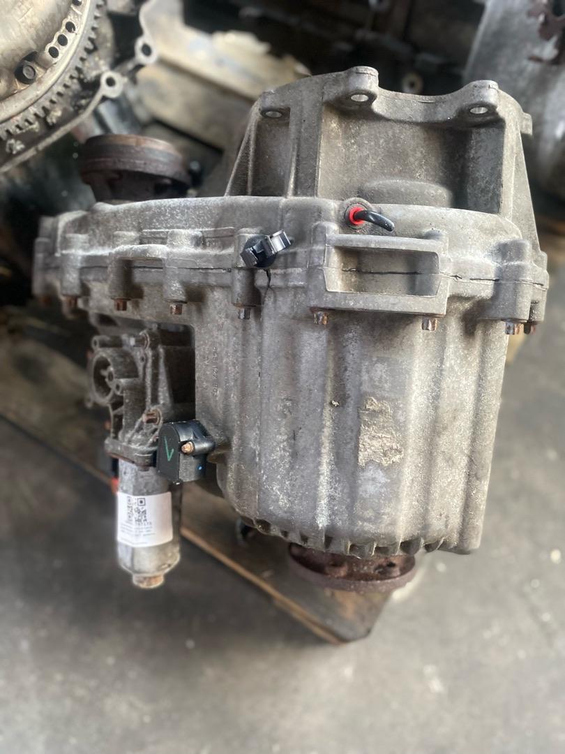 раздаточная коробка Land Rover Discovery 3 поколение 2005, 2.7 л., 276DT, дизель, МКПП, 845122803 - фото №1