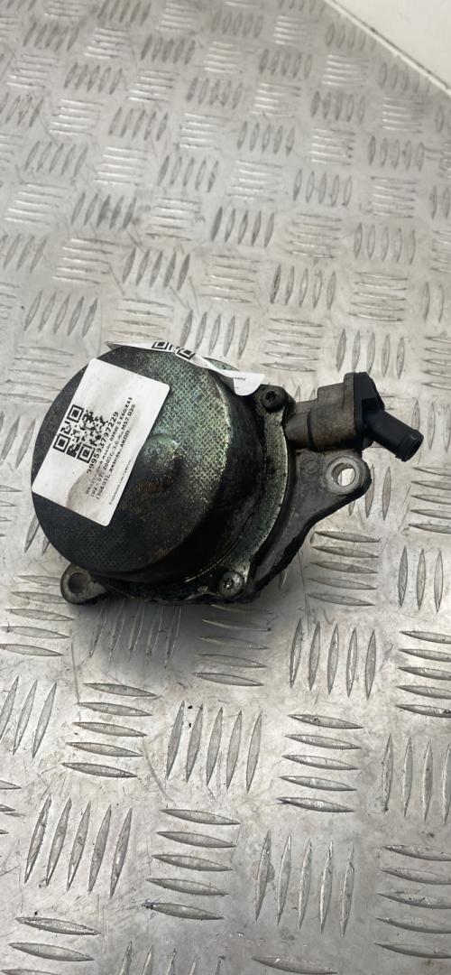 насос вакуумный BMW 5 серия E60/E61 2007, 3.0 л., M57 D30 (306D3), дизель, АКПП - фото №1