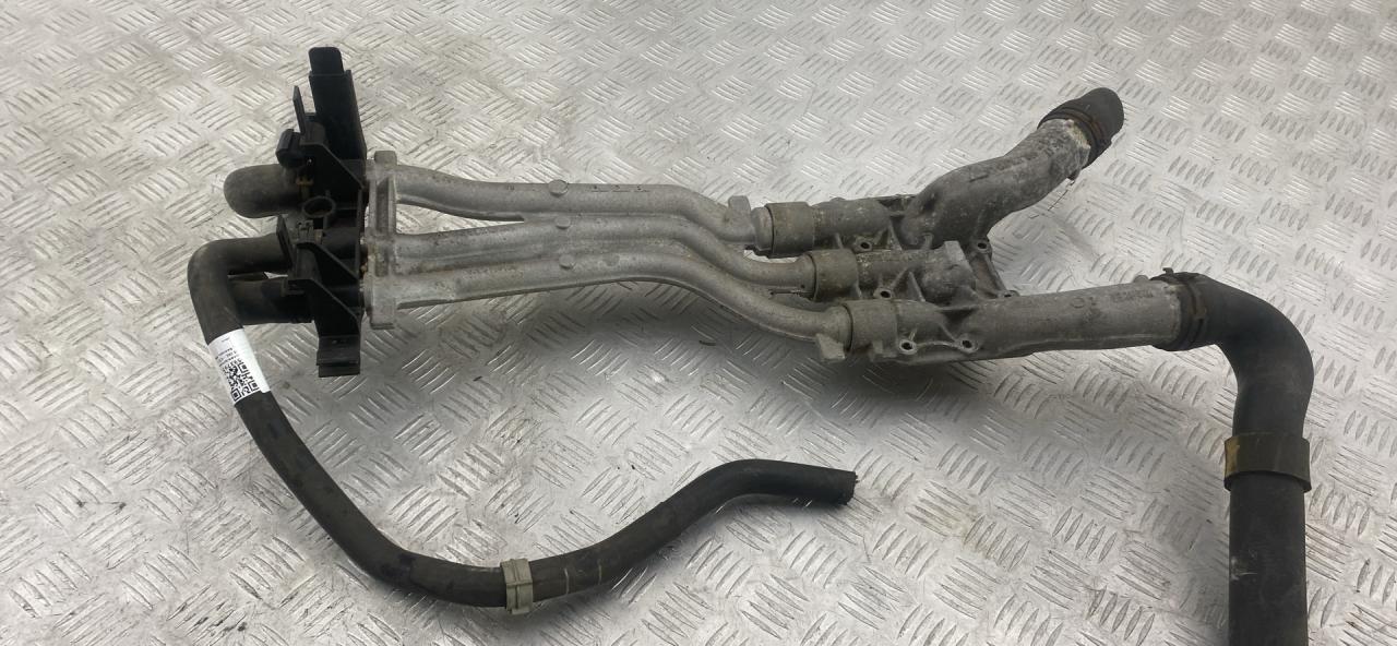 корпус термостата Porsche Cayenne 955 2006, 4.5 л., M 48.00, бензин, АКПП, 9481061305R - фото №1