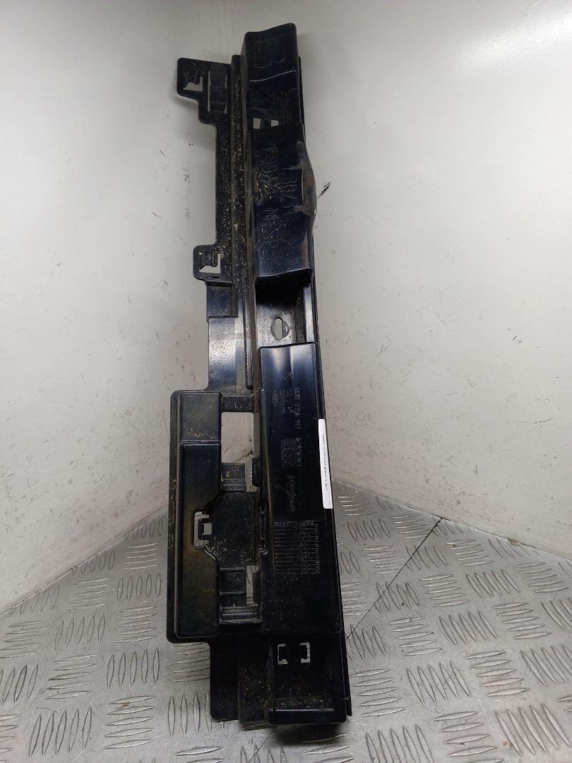 Кронштейн крепления порога BMW 3 серия F30/F31/F34 F30 2014, 2.0 л., N20 B20 B, бензин, АКПП, синий, седан, полный привод, 51777256917, 7256917 - фото №1