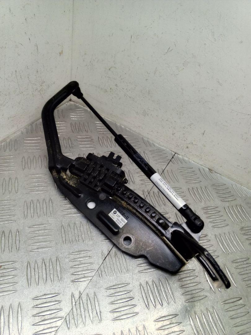 замок спинки заднего сиденья левое BMW X3 G01 2019, 3.0 л., B58 B30 A, бензин, АКПП, brillanteffekt metallic (a90), внедорожник 5 дв., полный привод, правый руль, 52207404185, 7404185 - фото №1