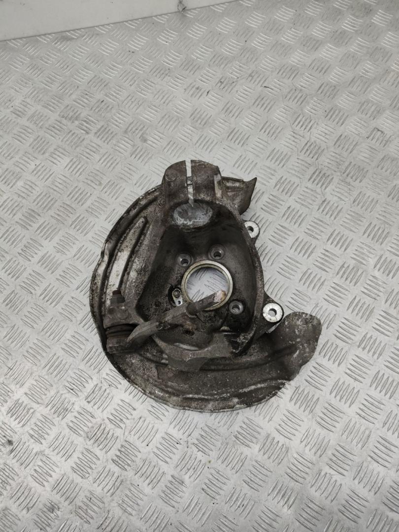 кулак поворотный правый BMW X3 G01 2019, 3.0 л., B58 B30 A, бензин, АКПП, brillanteffekt metallic (a90), внедорожник 5 дв., полный привод, правый руль, 31216871484, 31216882598, 6871484, 6882598 - фото №1