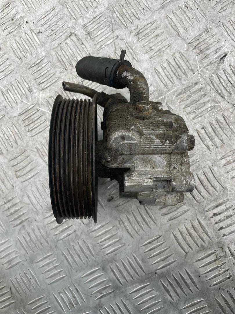 насос гидроусилителя руля Land Rover Discovery 3 поколение 2006, 2.7 л., 276DT, дизель, МКПП, 276DT, AJD, AJD7G, ELD11 - фото №1